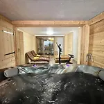 Kelly, Au Centre Avec Jacuzzi * Gérardmer