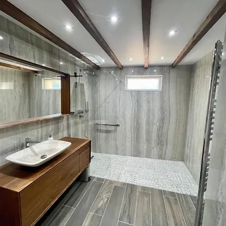 Kelly, Centre / Jacuzzi / Sauna Gérardmer