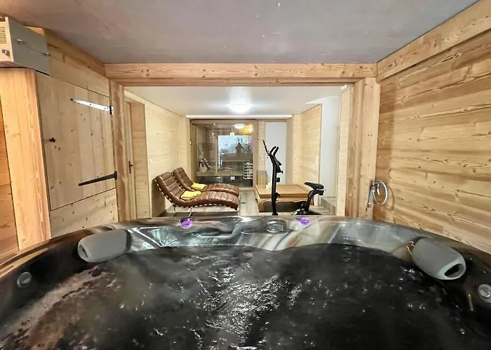 Kelly, Centre / Jacuzzi / Sauna * Жерарме