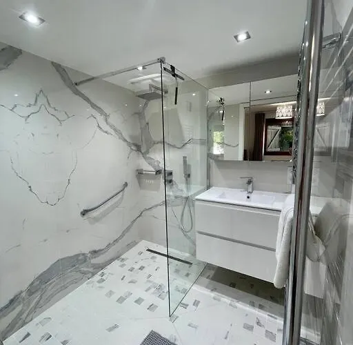 Kelly, Centre / Jacuzzi / Sauna Жерарме